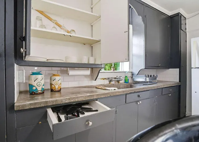 Cozy With Free Parking & Kitchen * Lafayette