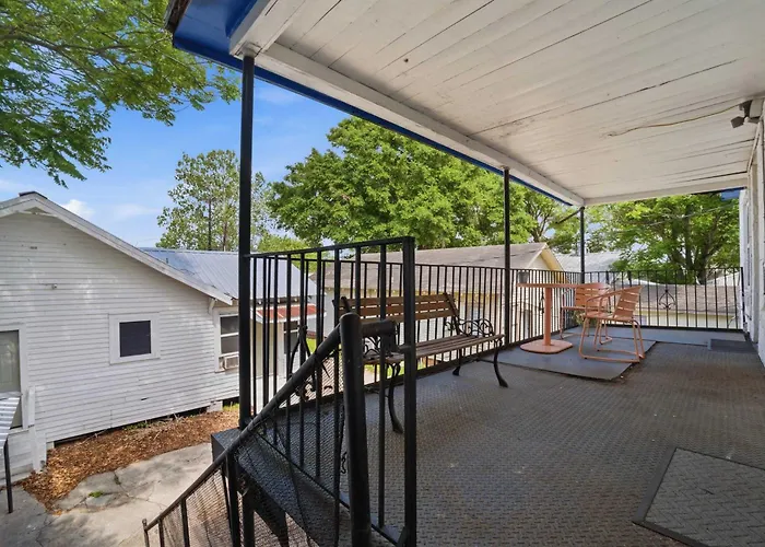 Cozy With Free Parking & Kitchen * Lafayette