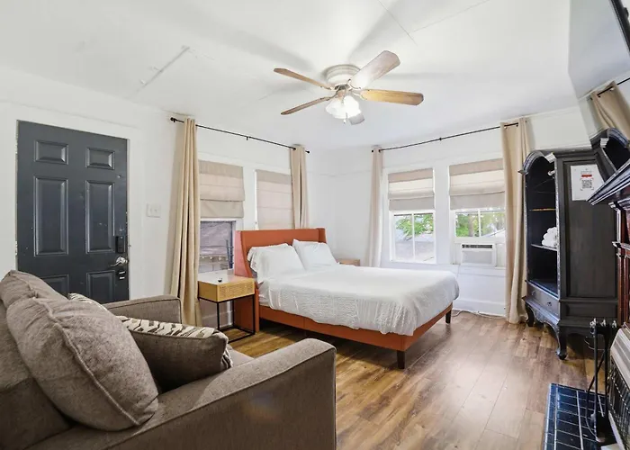 Cozy With Free Parking & Kitchen * Lafayette